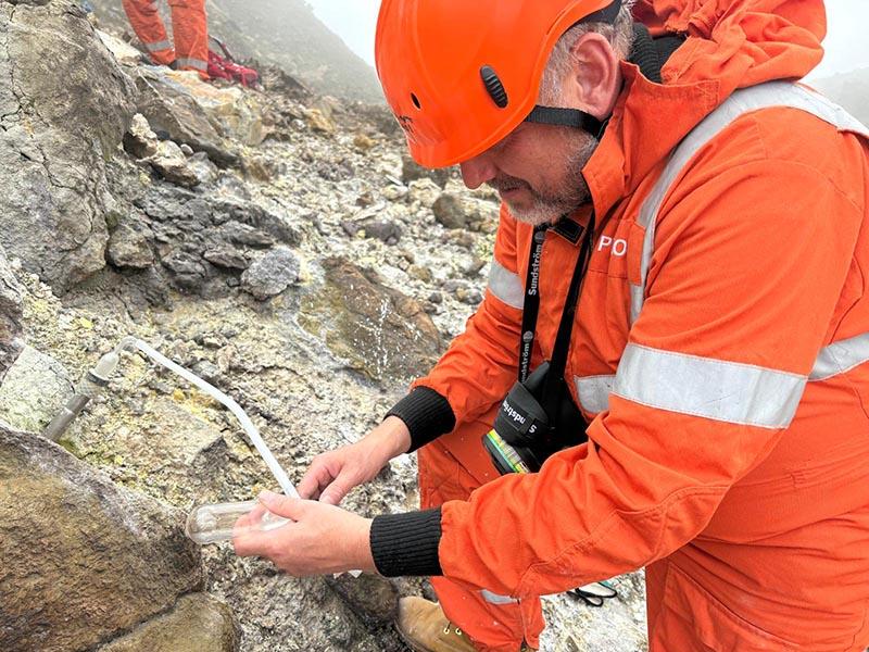 Oxford EARTH researcher testing geothermal fluids